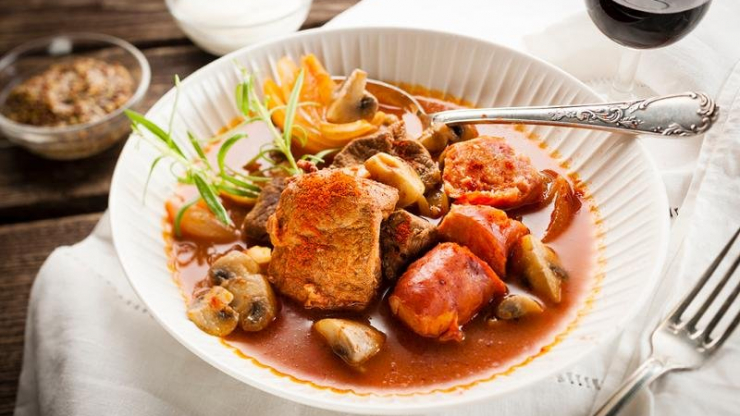 Hovězí Stroganov - recept pro chytrý hrnec Tefal Cook4Me+