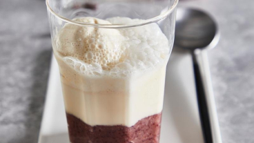 Ľadové latté z pasty z červenej fazule Azuki.jpg