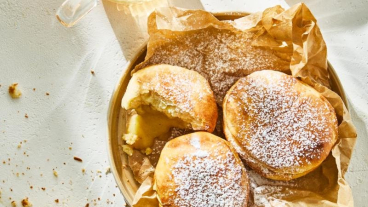 Polské masopustní koblihy (Pączki).jpg