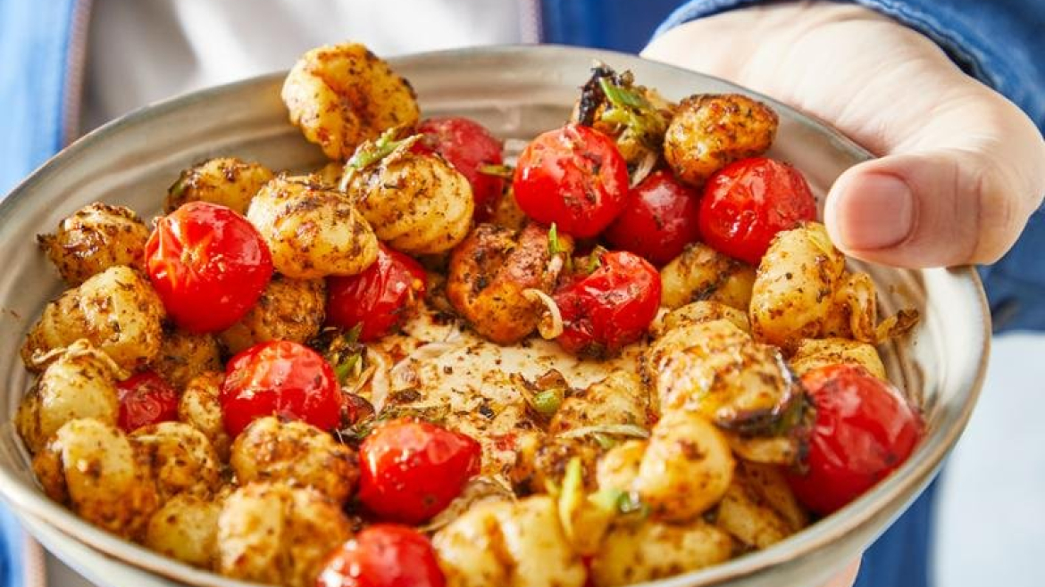 Křupavé gnocchi s fetou a cherry rajčátky.jpg