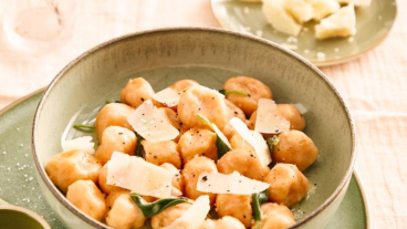 Gnocchi z batátů s máslem a šalvějí.jpg