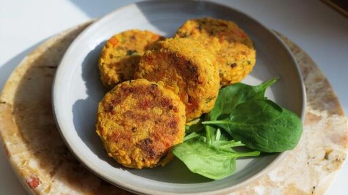 Placky z červené čočky a batátů.jpg