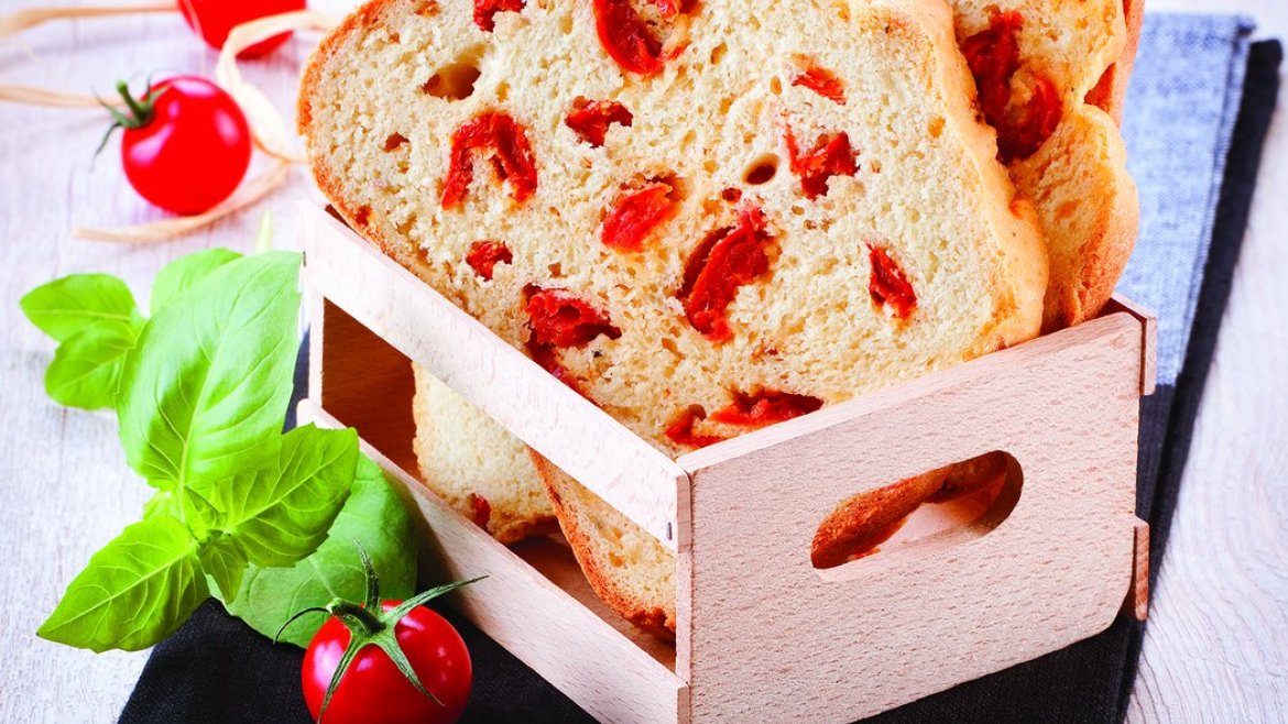 Vynikající slaný chlebíček se sušenými rajčaty a olivami - recept pro Masterchef Grande QB813