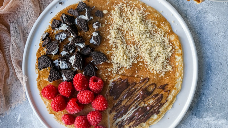 Luxusní tvarohové palačinky s malinami a sušenkami Oreo - recept od lubojatzkycouple.cz pro Tefal pánve G6 Unlimited